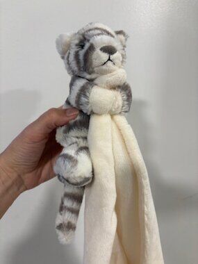 New with Tags Retired Jellycat Bashful Sacha Snow Tiger Rare Plush Lovey